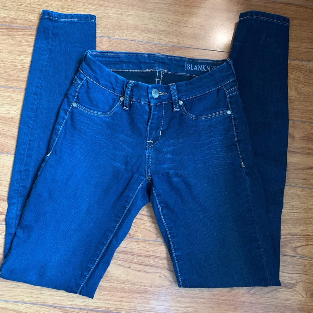 Stretchy denim in blue wash
